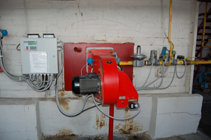 Короткофакельные газовые горелки ГБЛ-2,8 на котлах ДКВр-4,0-13 фото